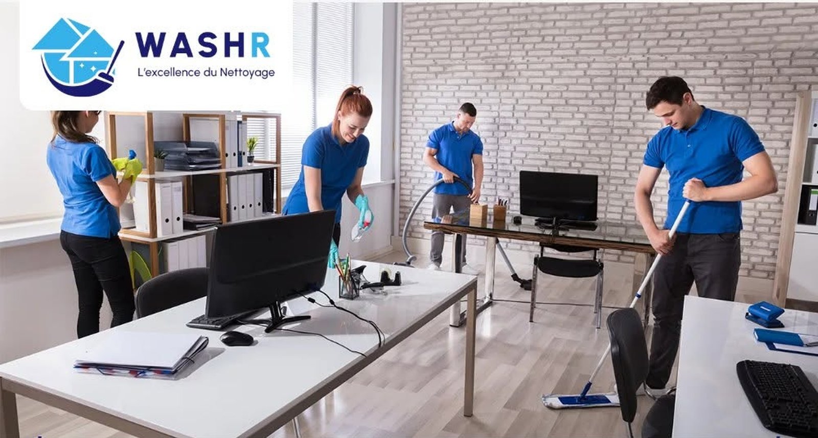 Équipe Washr en entretien de bureaux